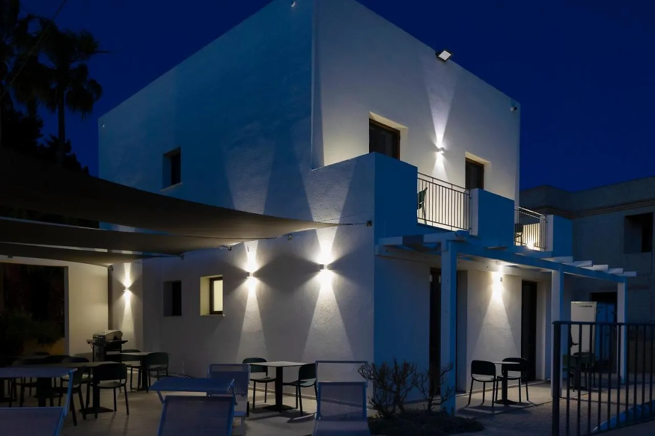 Apart Otel Casa B, Room 2 - Mit Pool - At Lagoon - Lo Stagnone Kite Spot - Palm Kite Paradise Marsala İtalya